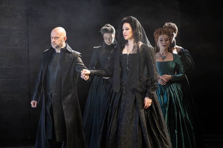 Don Carlo – Alex Esposito als Philipp II., Federica Lombardi als Elisabeth von Valois, Irene Roberts als Prinzessin Eboli