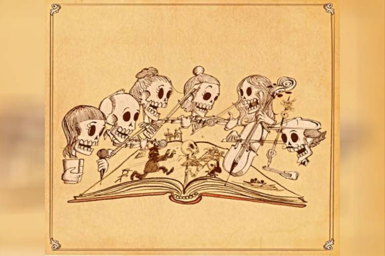 Tales not told – Sechs Skelettdarsteller*innen halten und betrachten ein aufgeschlagenes Buch mit tanzenden Skeletten. Alle wirken fröhlich und musizieren.