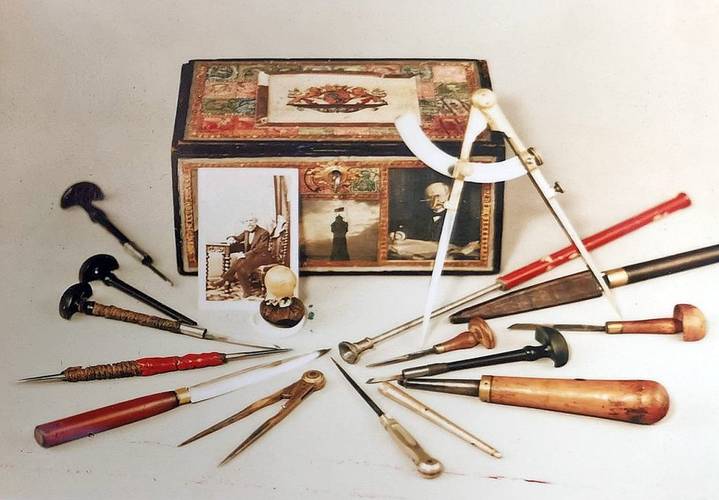 Werkzeugkiste des Berliner Kupferstechers Johann August Eduard Mandel – Werkzeugkiste des Berliner Kupferstechers Johann August Eduard Mandel