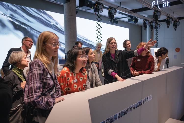 Führung zur Eröffnung der Ausstellung "On Water - WasserWissen in Berlin" im Humboldt Labor – Führung zur Eröffnung der Ausstellung "On Water - WasserWissen in Berlin" im Humboldt Labor