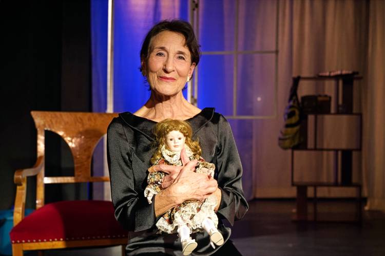 Daphna Rosenthal in "Nur nicht zu den Löwen"
