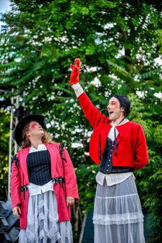 Globe Berlin: Urfaust – Astrid Köhler, Lukas Bredefeld