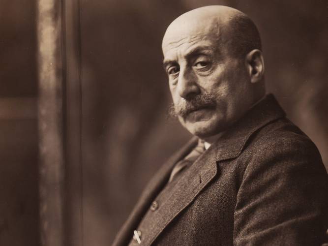 Max Liebermann sitzend mit Zigarre, um 1930_MLG, Foto Grete Friedländer – Max Liebermann sitzend mit Zigarre, um 1930_MLG, Foto Grete Friedländer