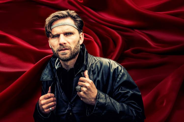Globe Berlin: Hamlet – Benjamin Krüger als Hamlet