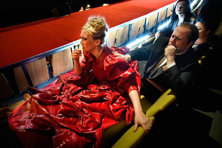 Nixon in China – Kyle Miller als Chou En-lai, Hye-Young Moon als Chiang Ch’ing, Maos Frau, Thomas Lehman als Richard Nixon, Heidi Stober als Pat Nixon