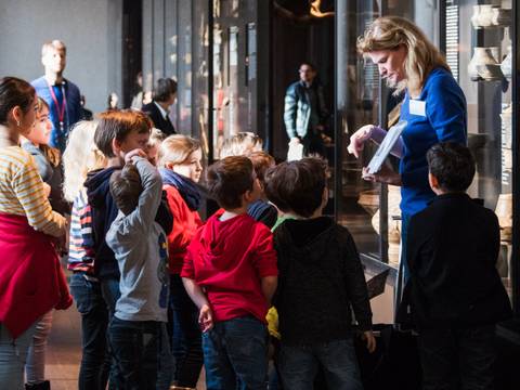 Familienworkshop im Neuen Museum