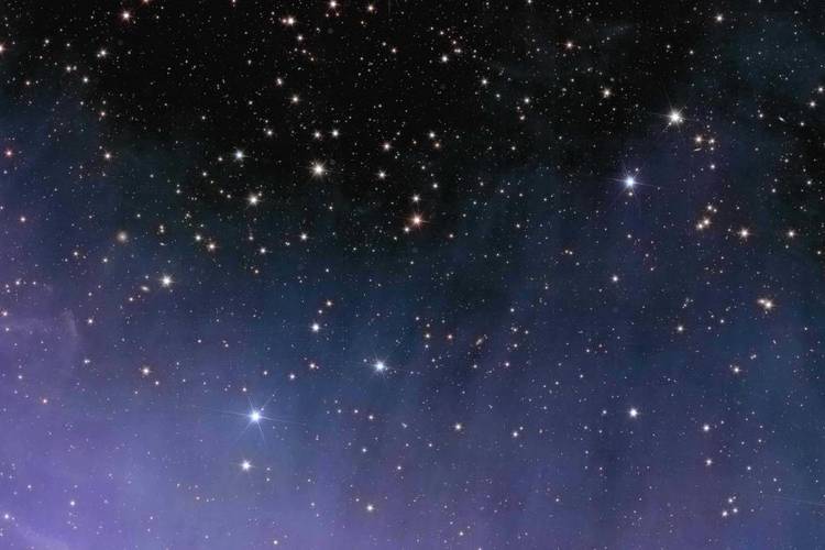 Sternenhimmel – Sternenhimmel mit auslaufenden Gaswolken.