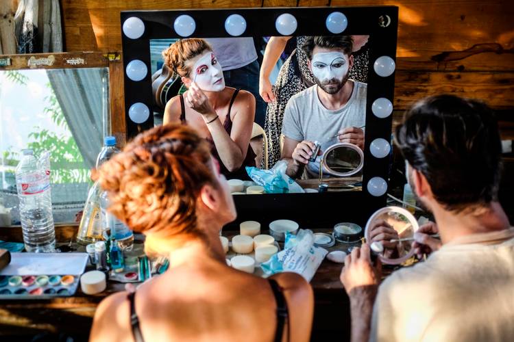 Globe Berlin: Was Ihr wollt von William Shakespeare – Wiebke Acton, Benjamin Krüger