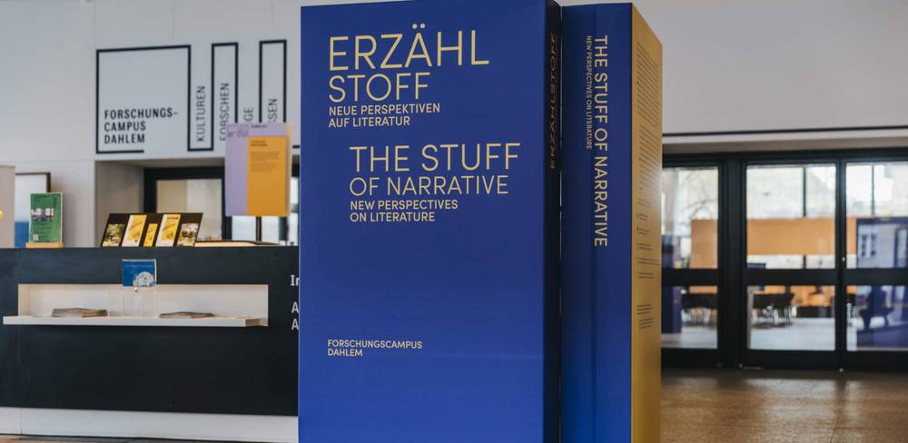Ausstellungsansicht „ErzählStoff. Neue Perspektiven auf Literatur“ im Forschungscampus Dahlem