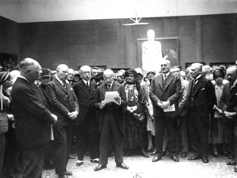 Eröffnung der Frühjahrsausstellung in der Akademie der Künste, 1921, Bundesarchiv, Bild 183-1983-1222-501 – Eröffnung der Frühjahrsausstellung in der Akademie der Künste, 1921, Bundesarchiv, Bild 183-1983-1222-501