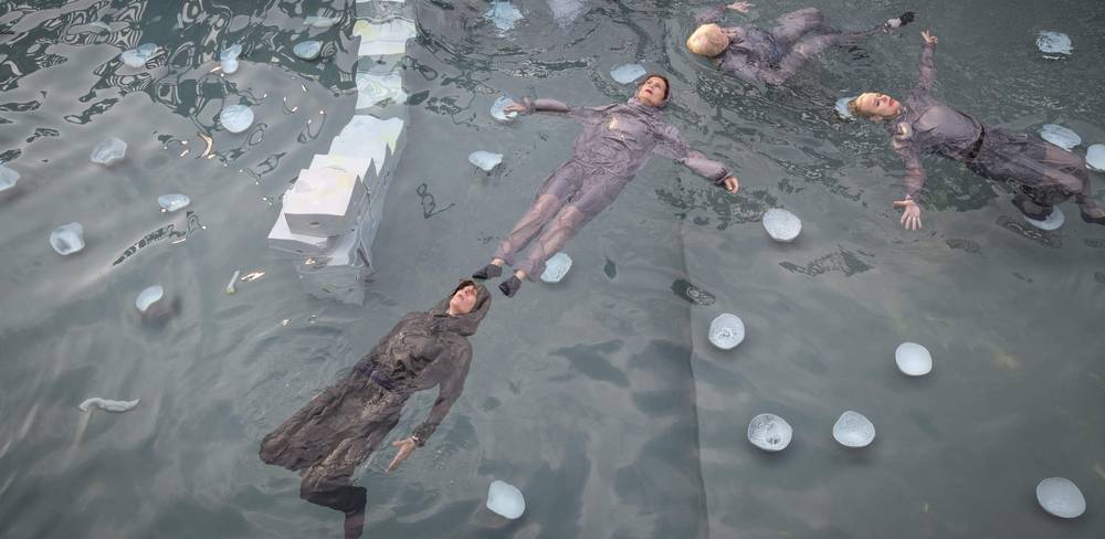 Lina Lapelytė, What Happens with a Dead Fish?, 2021, Kunstenfestival des Arts Brussels