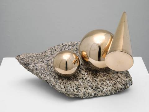 Ausgewogene Formen in Gunmetal auf kornischem Granit, 1956–1957, Marlow Moss. Tate.