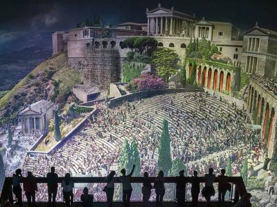 Panorama PERGAMON mit Blick von oberster Besucherplattform auf das Theater und die Akropolis