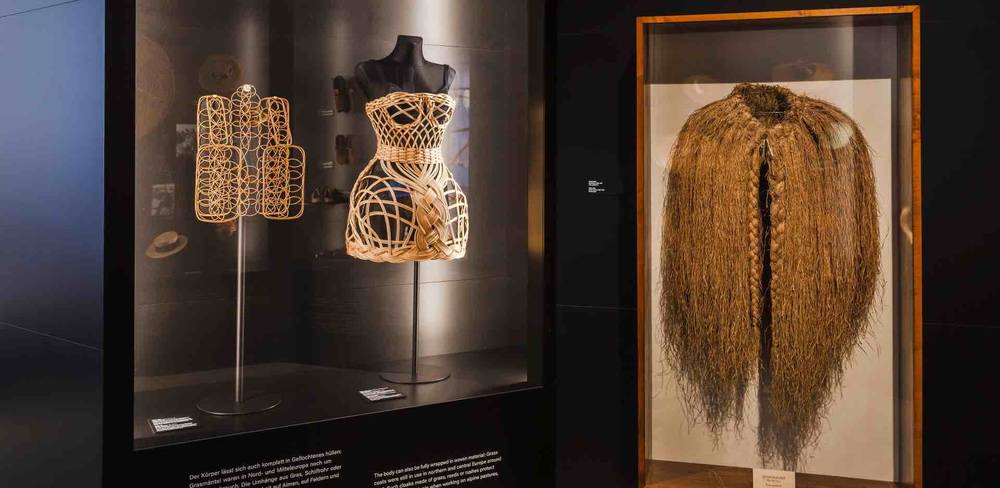 Ansicht der Ausstellung „ALL HANDS ON: Flechten“