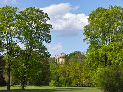 Blick auf das Belvedere auf dem Klausberg – Blick auf das Belvedere auf dem Klausberg