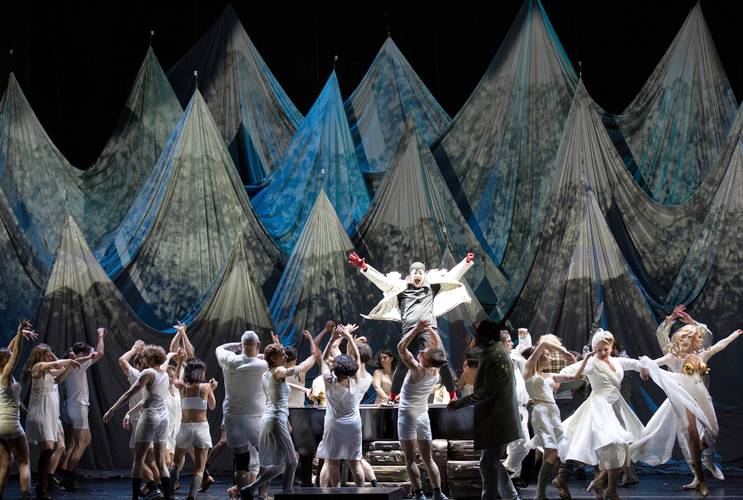 Das Rheingold – Thomas Blondelle als Loge, Annika Schlicht als Fricka, Jacquelyn Stucker als Freia Bernd Uhlig