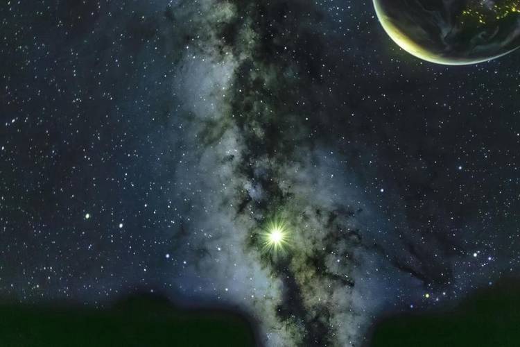 Grafischer Sternenhintergrund mit Saturn und Schriftzug im Vordergrund.