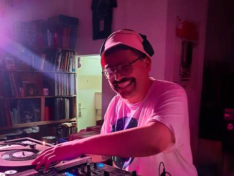 DJ Radio Hobo – DJ Radio Hobo