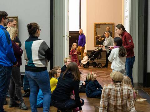 Führung für Familien in der Alten Nationalgalerie.