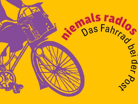 Key Visual der Ausstellung – Eine Frau auf einem Postfahrrad - nur halb zu sehen