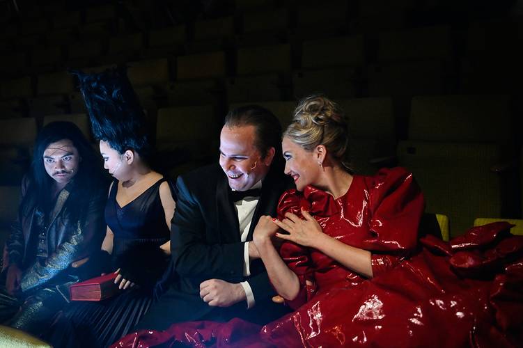 Nixon in China – Kyle Miller als Chou En-lai, Hye-Young Moon als Chiang Ch’ing, Maos Frau, Thomas Lehman als Richard Nixon, Heidi Stober als Pat Nixon