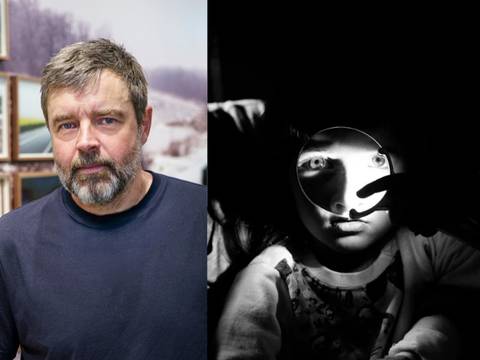Artist Talk und Kurzführung mit Thomas Meyer – Links ist Thomas Meyer zu sehen und rechts ein Schwarz-Weiß-Bild von einem Kind, das durch eine Lupe schaut.