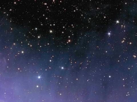 Sternenhimmel – Sternenhimmel mit auslaufenden Gaswolken.