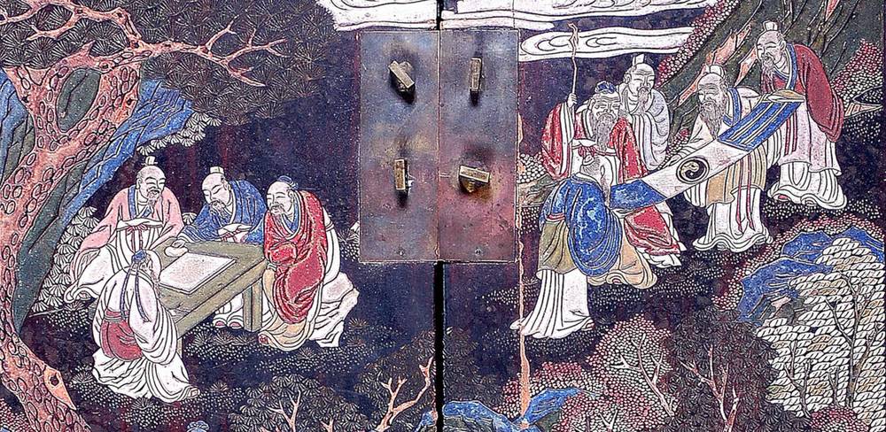 Außenansicht des Kabinettschränkchens vor der Restaurierung