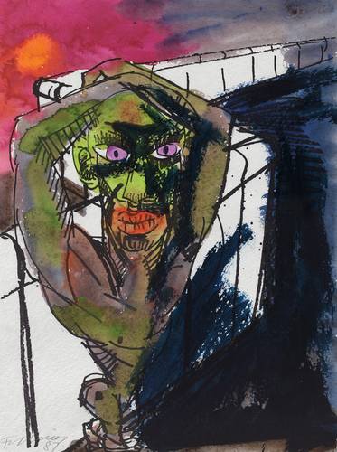Rainer Fetting, Figur an der Mauer, 1987, Aquarell und Kreide, Blattmaß: 72 x 54 cm, – Aquarell und Kreidezeichnung: Eine männlich gelesene Person mit grün-bräunlicher Haut, lila Augen und roter Mundpartie hat beide Arme über dem Kopf verschränkt und blickt die Betrachter*innen direkt an. Der Hintergrund zeigt pinke, weiße und mitternachtsblaue Farbblächen.
