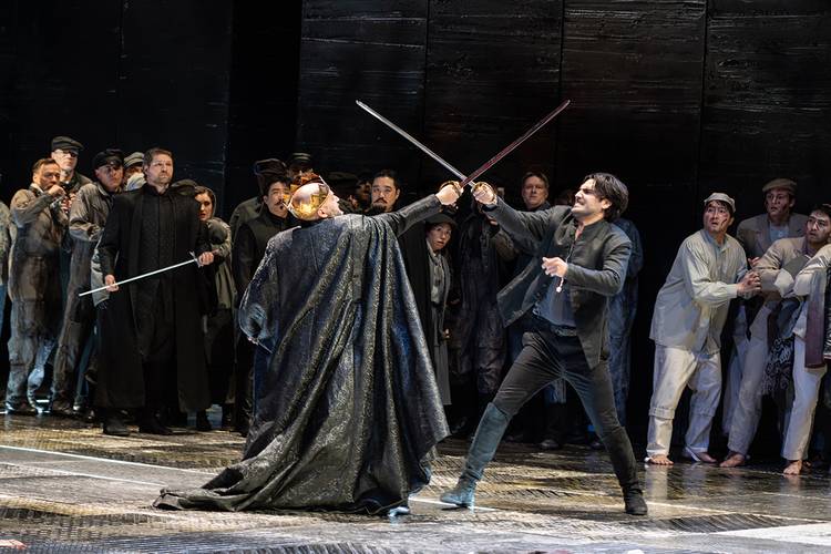 Don Carlo – Alex Esposito als Philipp II., Jonathan Tetelman als Don Carlo