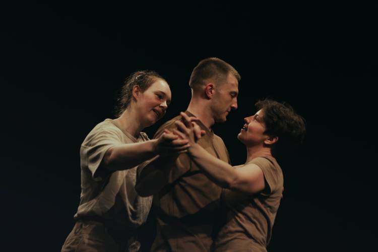 Triority Circus: SHROUDED