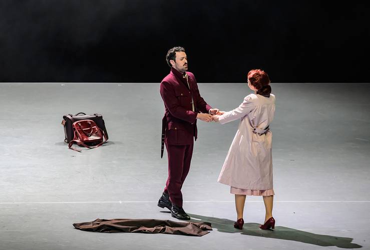 A Midsummer Night’s Dream – Dean Murphy als Demetrius, Maria Vasilevskaya als Helena Bettina Stöß