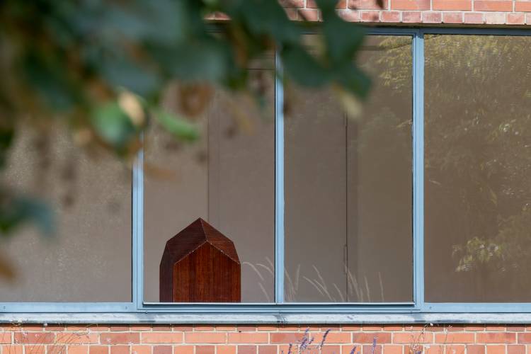 Ausstellungsansicht, Matt Browning: A Screen of Trees, Mies van der Rohe Haus.