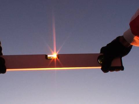 João Onofre, "Untitled (leveling a spirit level in free fall feat. Dorit Chrysler's BBGV dub)", 2009