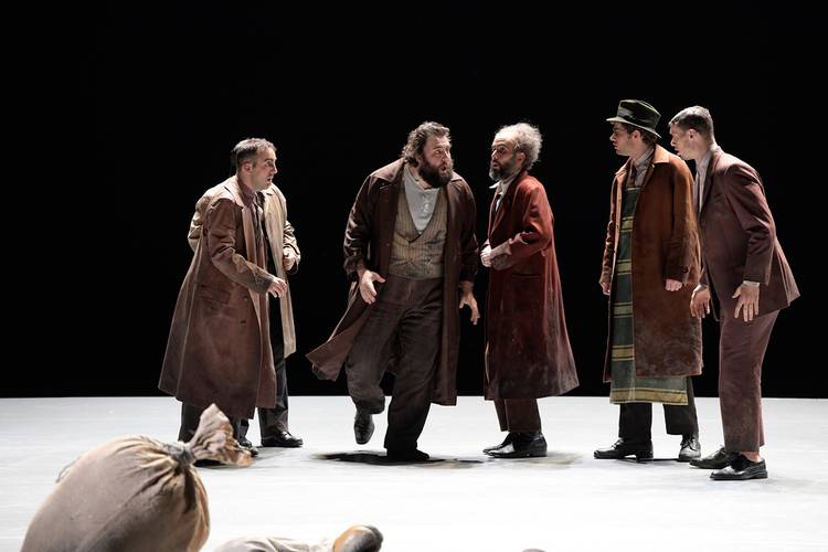 A Midsummer Night’s Dream – James Platt als Bottom, Timothy Newton als Quince, Michael Kim als Flute, Patrick Guetti als Snug, Matthew Peña als Snout, Matthew Cossack als Starveling Bettina Stöß