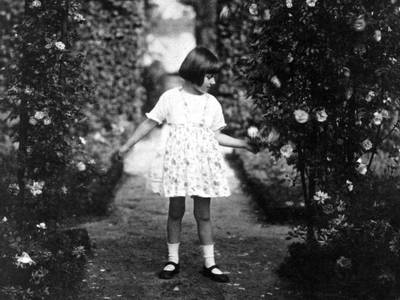 Suse Byk, Enkelin im Rosengarten, 1922, © Max-Liebermann-Gesellschaft