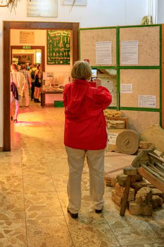 Gruppe im Hanf Museum – Gruppe im Hanf Museum