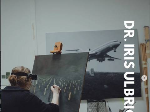 Dr. Iris Ulbricht im Atelier.