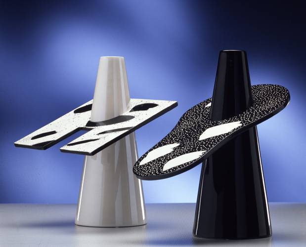 Aus der Serie „A quattro mani“ (Zu vier Händen) mit Alessandro Mendini 2006 Entwurf der Vasen von Alessandro Mendini, Dekore von Linde Burkhardt