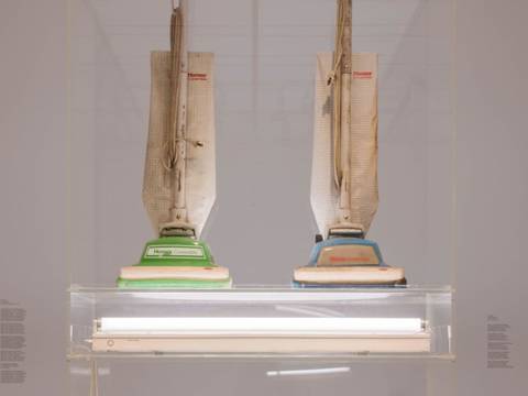 Ausstellungsansicht „Saâdane Afif. Five Preludes“, Hamburger Bahnhof – Nationalgalerie der Gegenwart, 12.12.2025 – 13.09.2026, Abgebildet: The Old, 2025