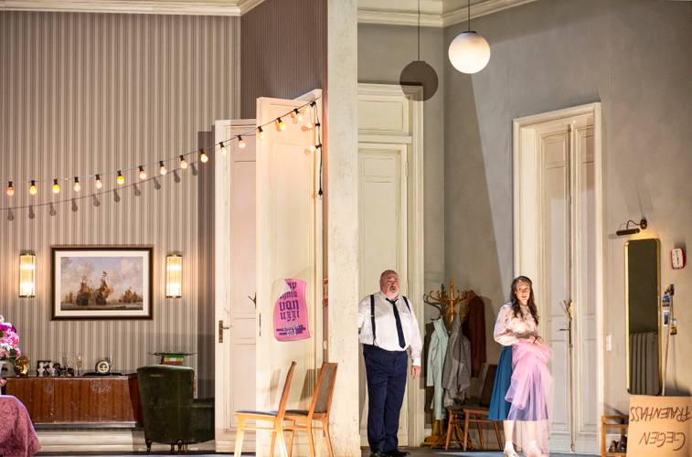 Die schweigsame Frau – Bernd Uhlig