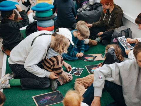 KW Institute for Contemporary Art, Family Day Matt Copson 2025; Foto: Eva Luise Hoppe – KW Institute for Contemporary Art, Family Day Matt Copson 2025; Foto: Eva Luise Hoppe