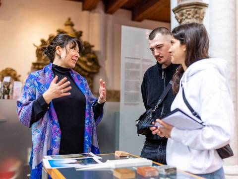 Führung im Museum Nikolaikirche – Aufnahme während einer Führung im Museum Nikolaikirche