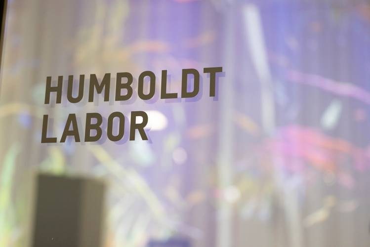Eingang Humboldt Labor im 1. OG