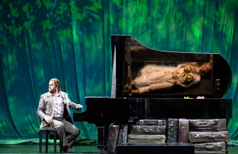 Das Rheingold – Jacquelyn Stucker als Freia, Andrew Harris als Fasolt Bernd Uhlig