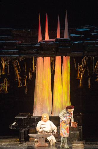 Siegfried – Clay Hilley als Siegfried, Ya-Chung Huang als Mime Bernd Uhlig