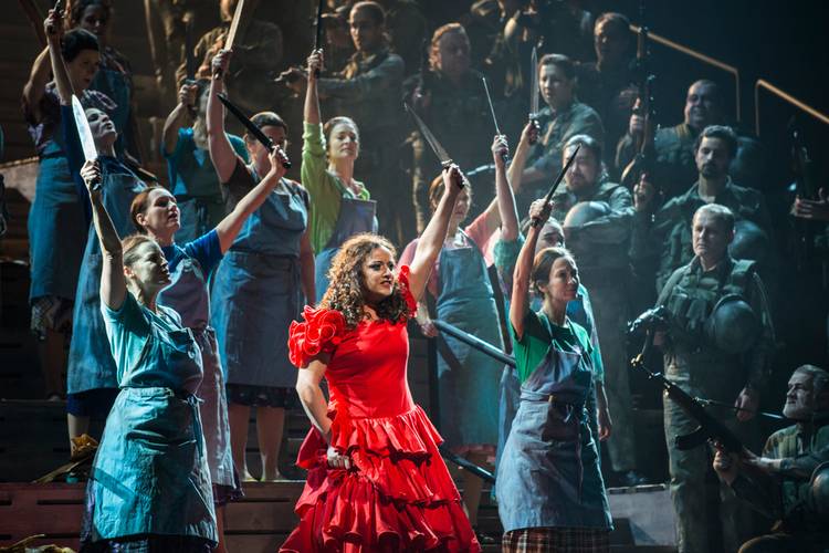 Carmen – Clémentine Margaine als Carmen, Chor der Deutschen Oper Berlin