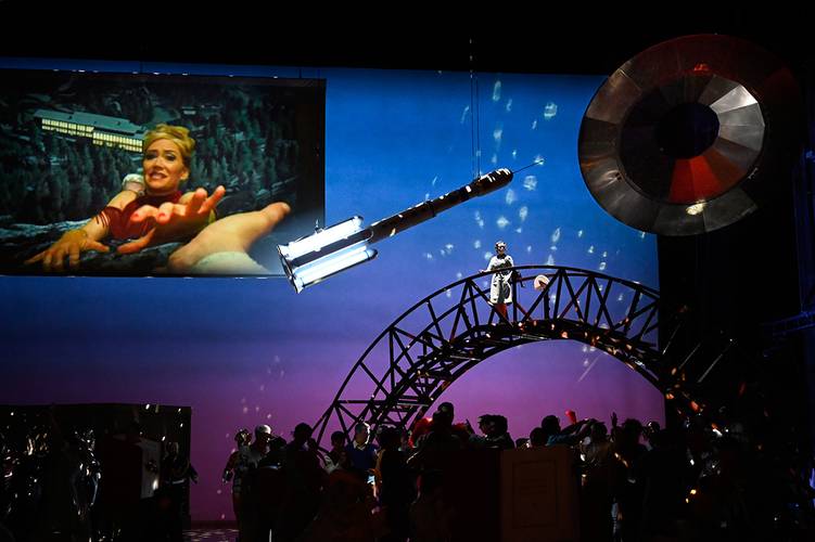 Nixon in China – u. a. Heidi Stober als Pat Nixon