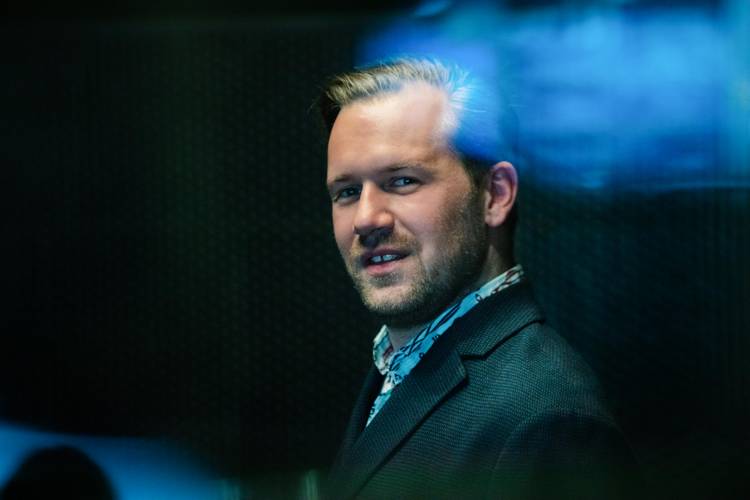 Je später der Abend_NICO HOLONICS_8395_foto_Moritz Haase.jpg
