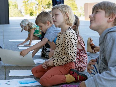 Familienworkshop in der Neuen Nationalgalerie